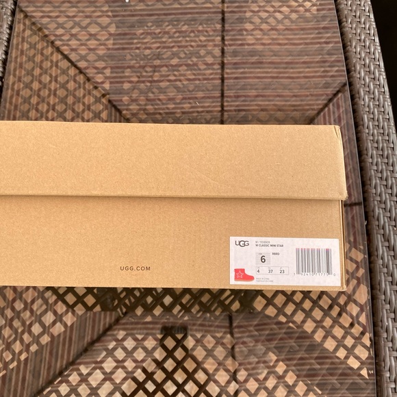 NWT UGG Classic Mini Star - Picture 10 of 10
